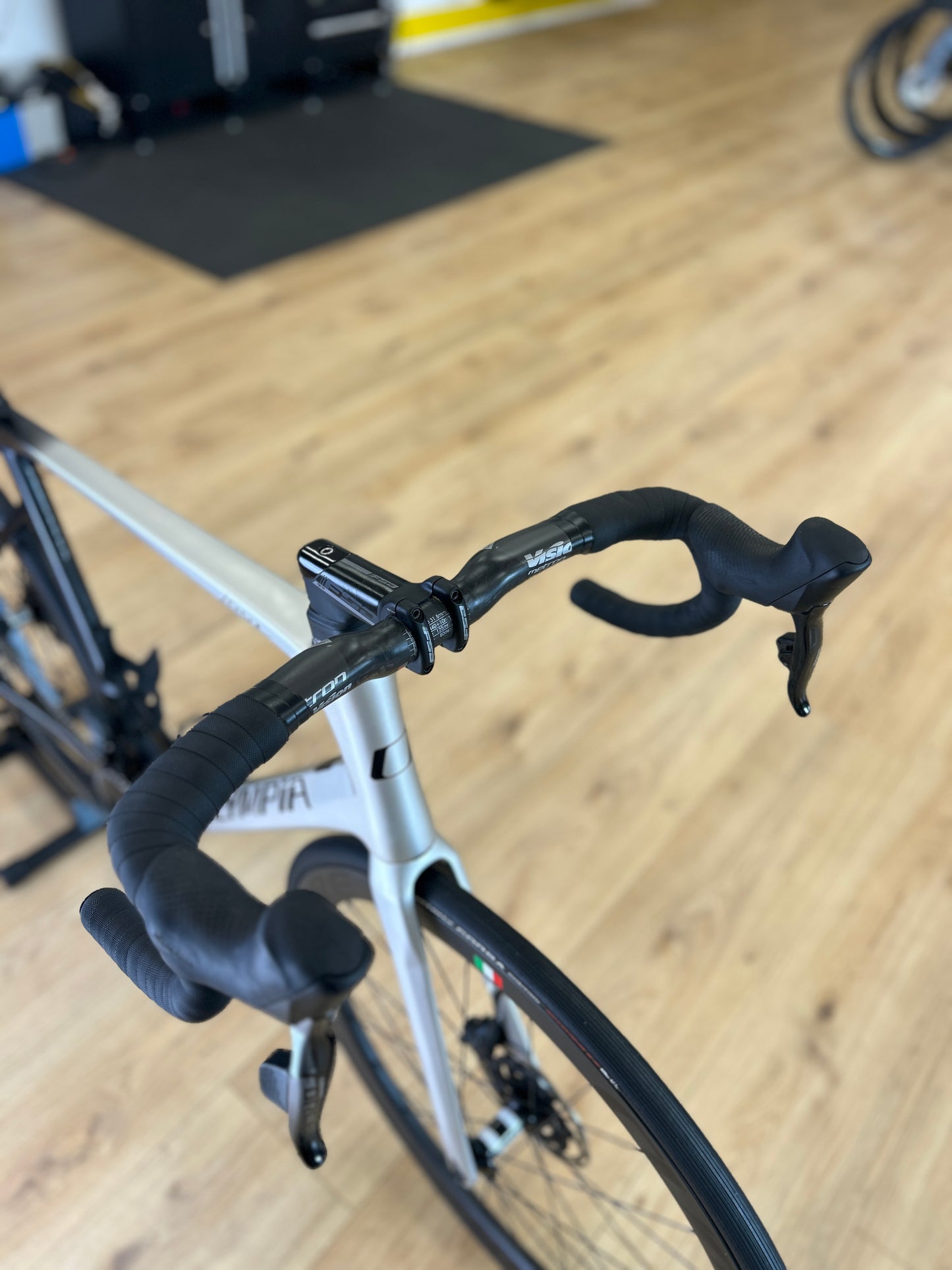 Olympia Leader AXS Carbon Racefiets