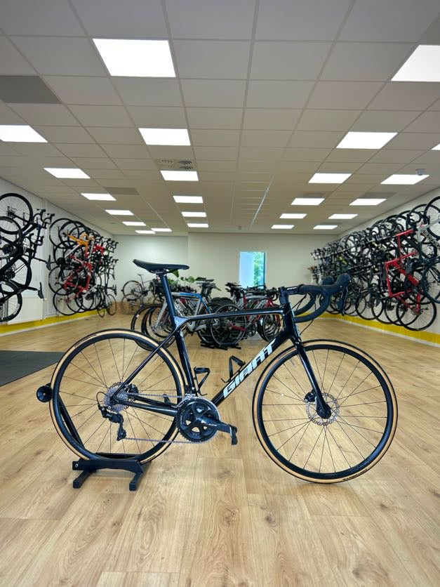 2024 Giant TCR Disc Carbon Road Bike