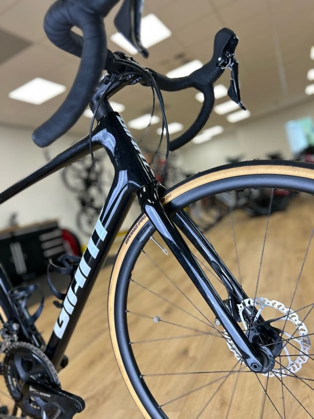 2024 Giant TCR Disc Carbon Road Bike