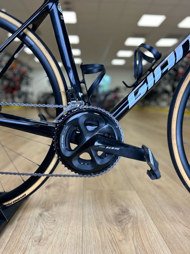 2024 Giant TCR Disc Carbon Road Bike