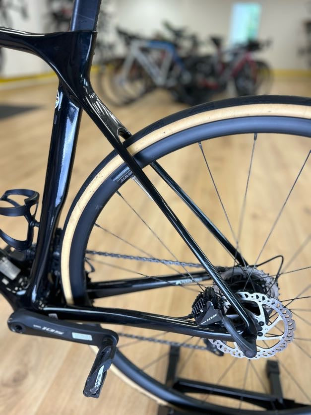 2024 Giant TCR Disc Carbon Road Bike