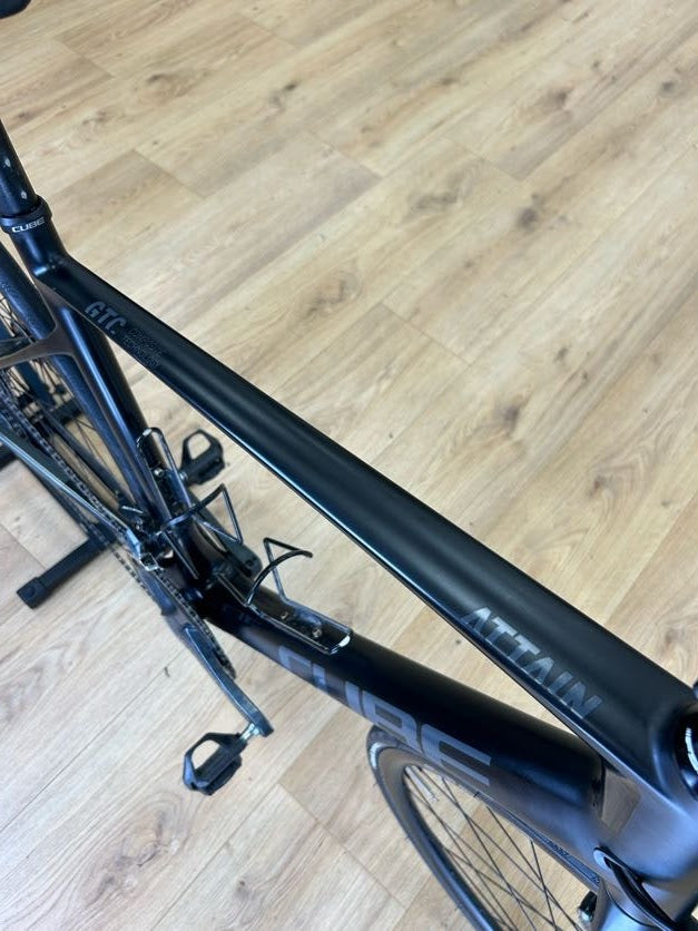 Cube Attain GTC Carbon Disc Racefiets