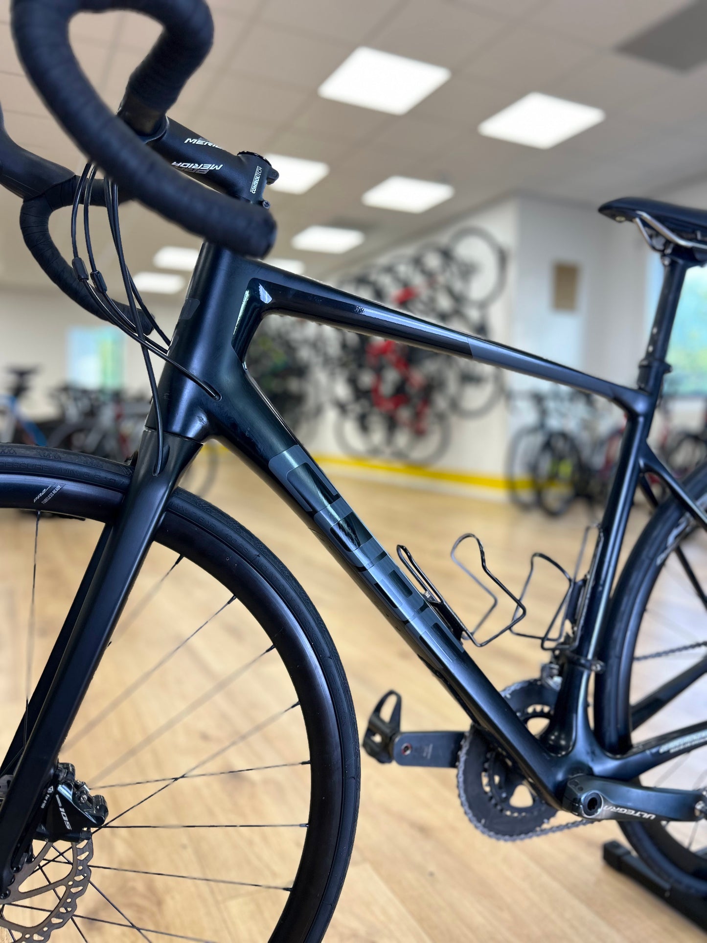 Cube Attain GTC Carbon Disc Racefiets