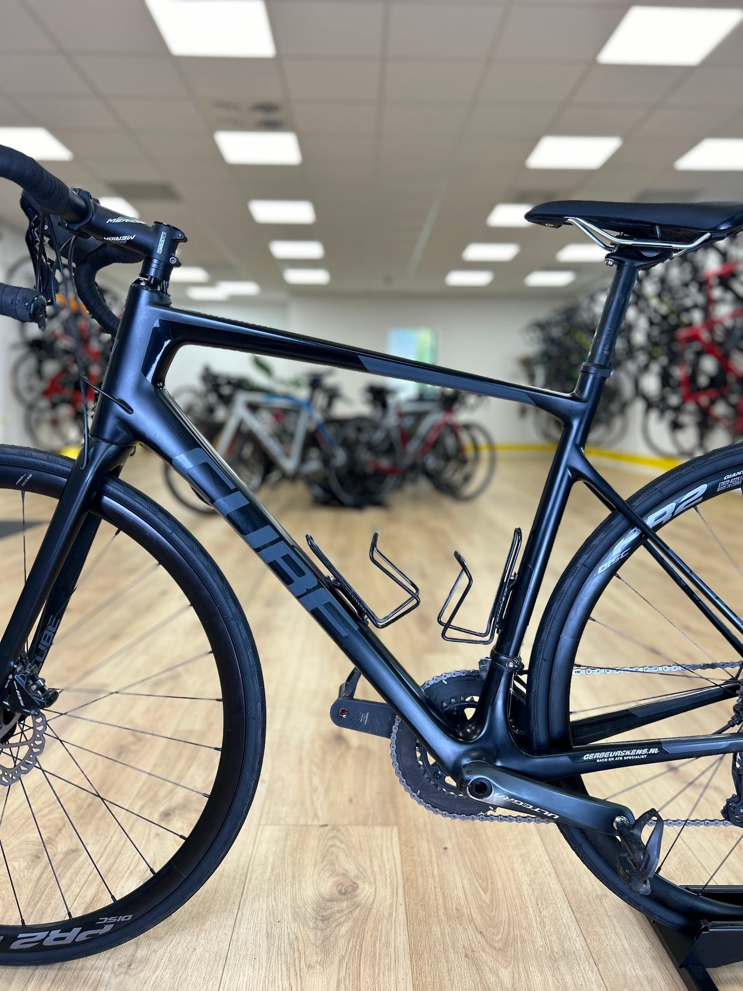 Cube Attain GTC Carbon Disc Racefiets