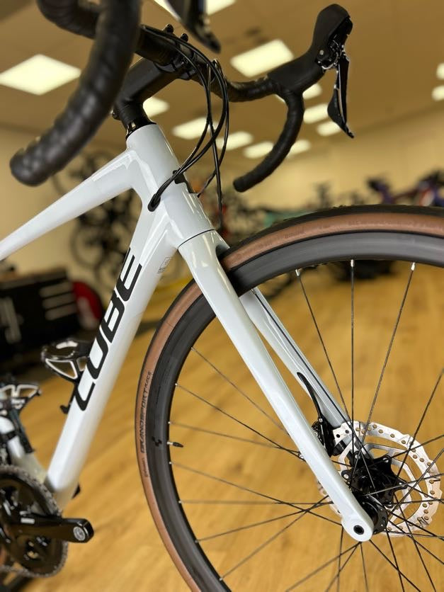 Cube Attain Disc Carbon Racefiets
