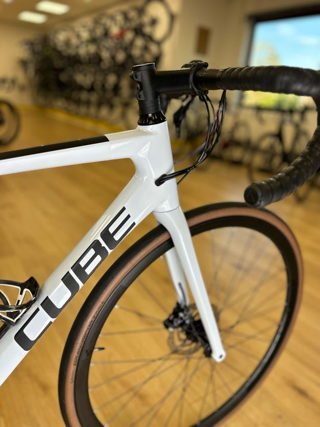 Cube Attain Disc Carbon Racefiets