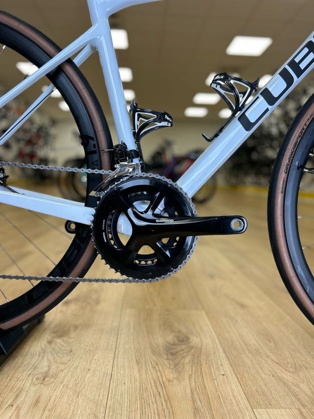 Cube Attain Disc Carbon Racefiets