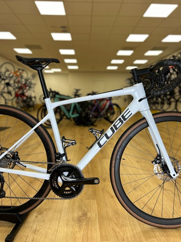 Cube Attain Disc Carbon Racefiets