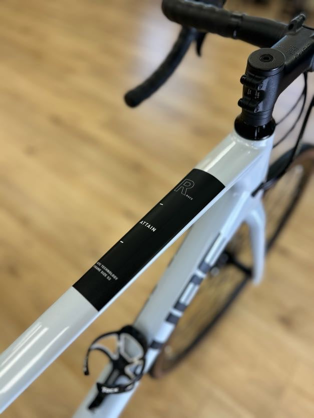 Cube Attain Disc Carbon Racefiets