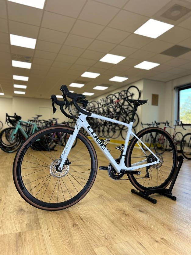 Cube Attain Disc Carbon Racefiets