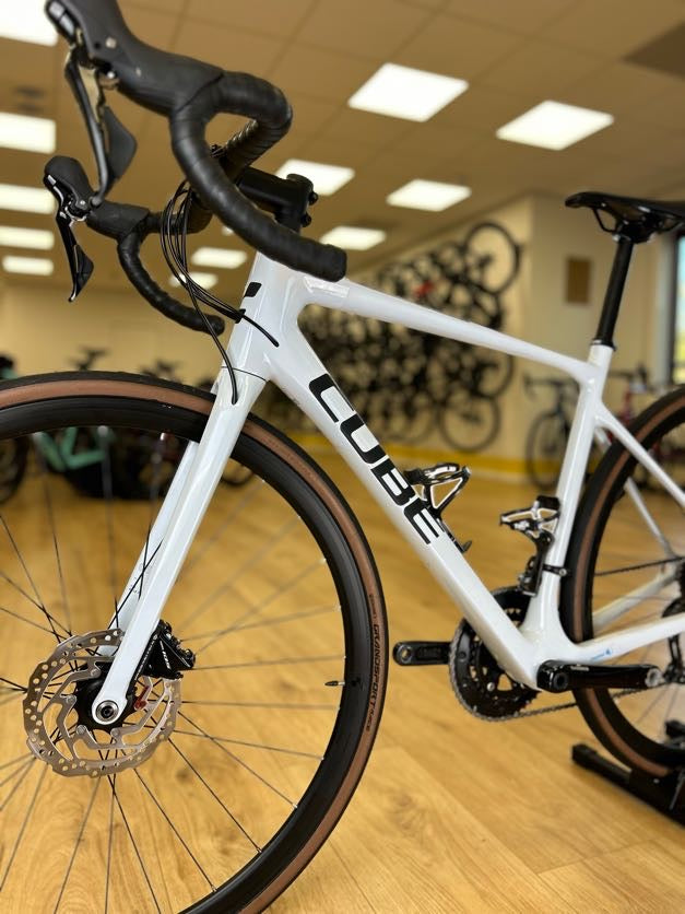 Cube Attain Disc Carbon Racefiets