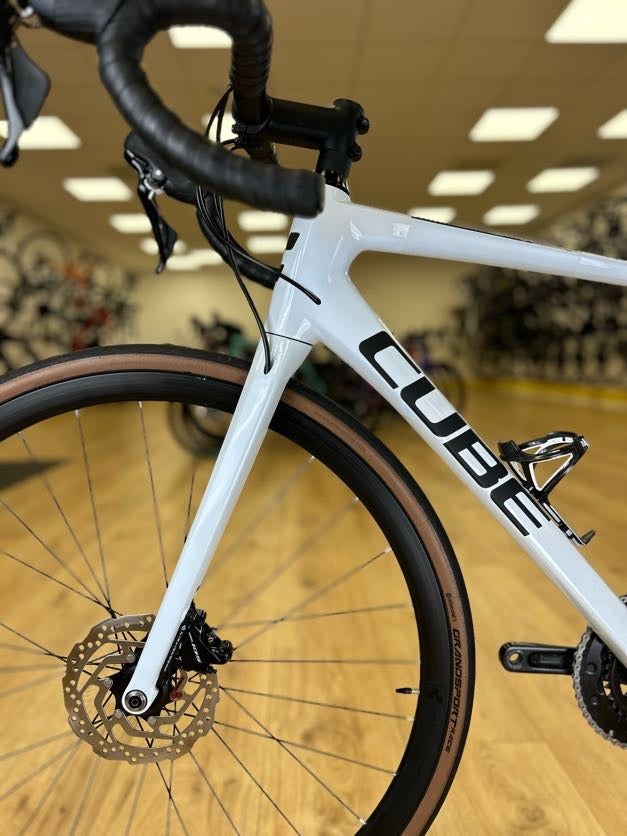Cube Attain Disc Carbon Racefiets