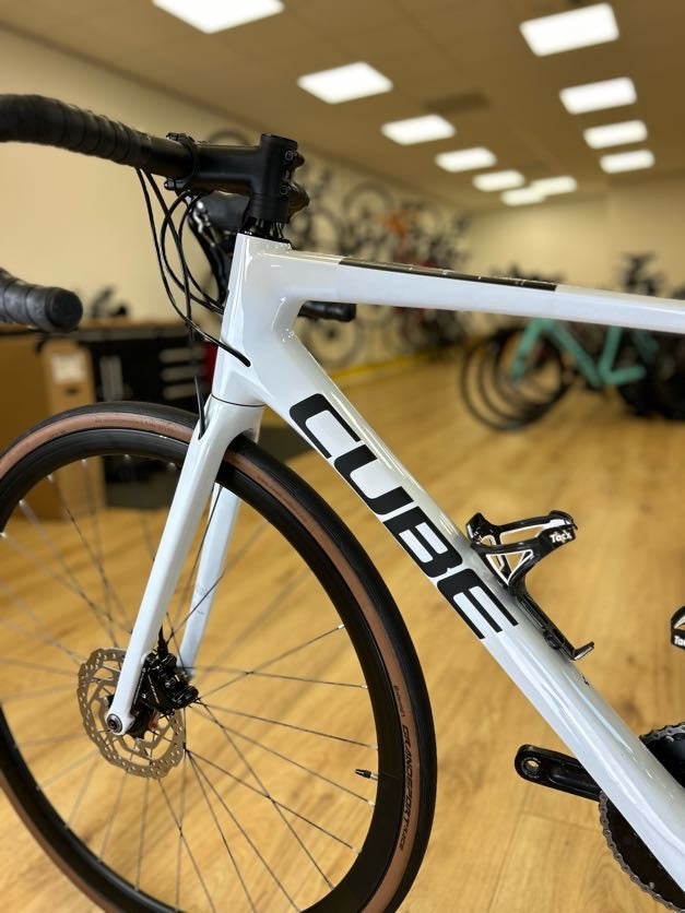 Cube Attain Disc Carbon Racefiets