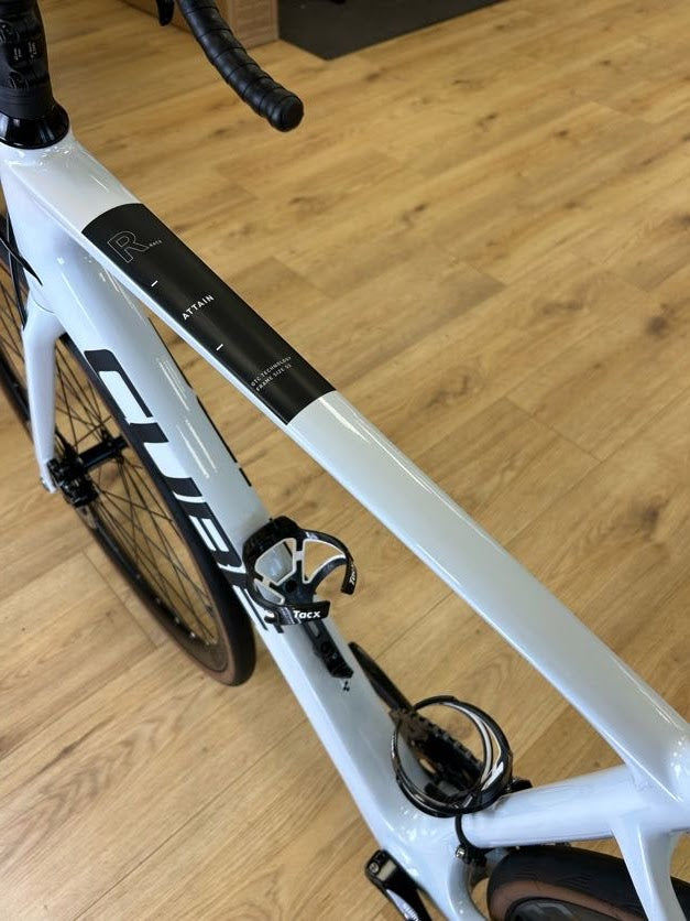 Cube Attain Disc Carbon Racefiets