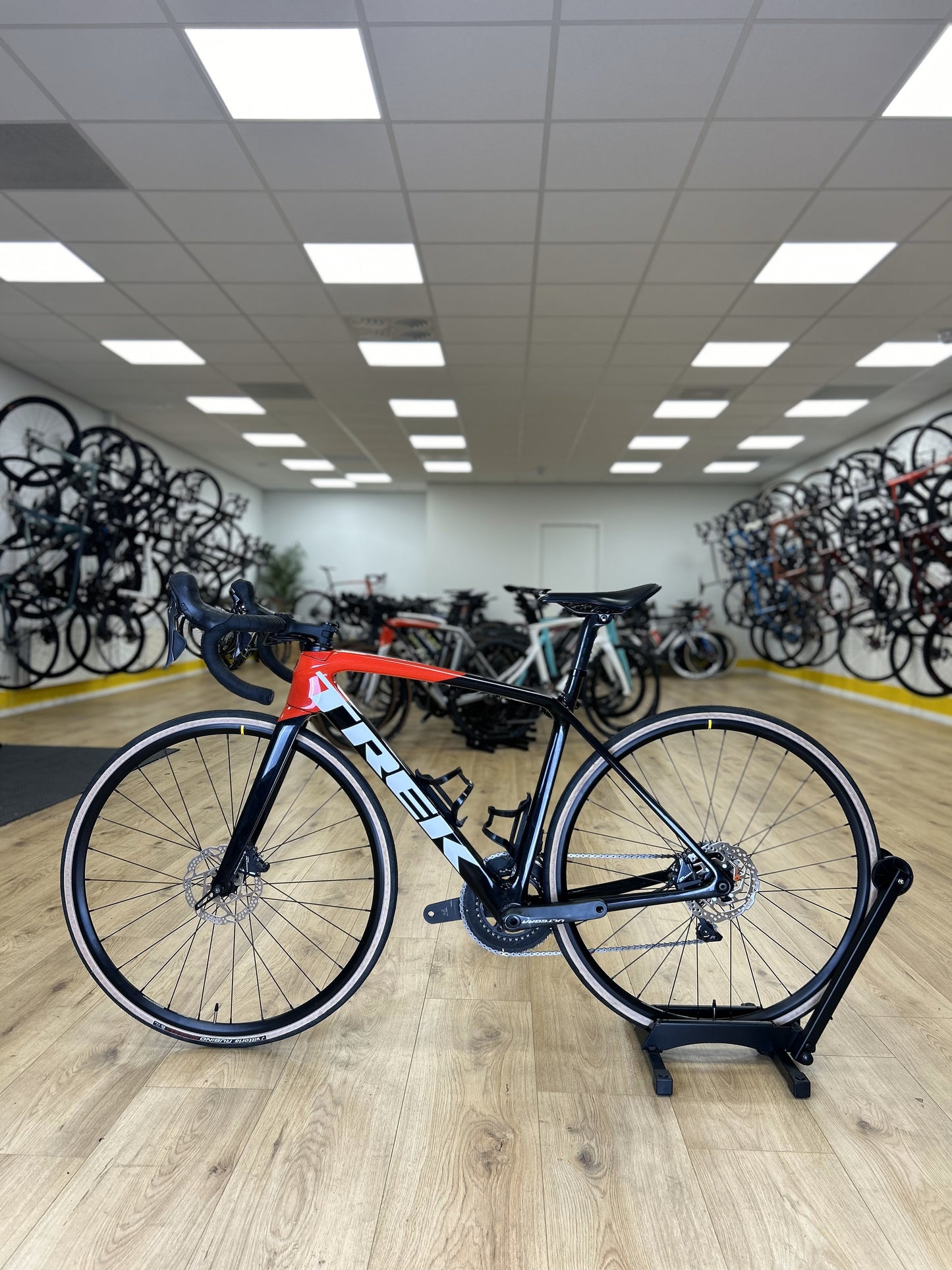 Trek Emonda Sl6 Carbon Disc Racefiets
