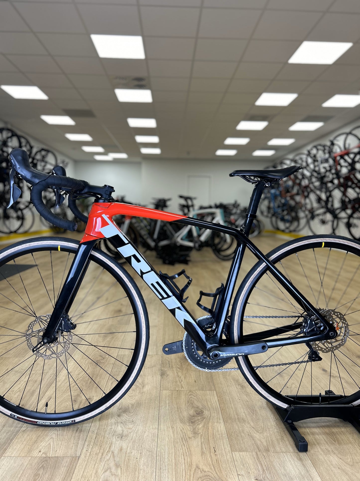 Trek Emonda Sl6 Carbon Disc Racefiets