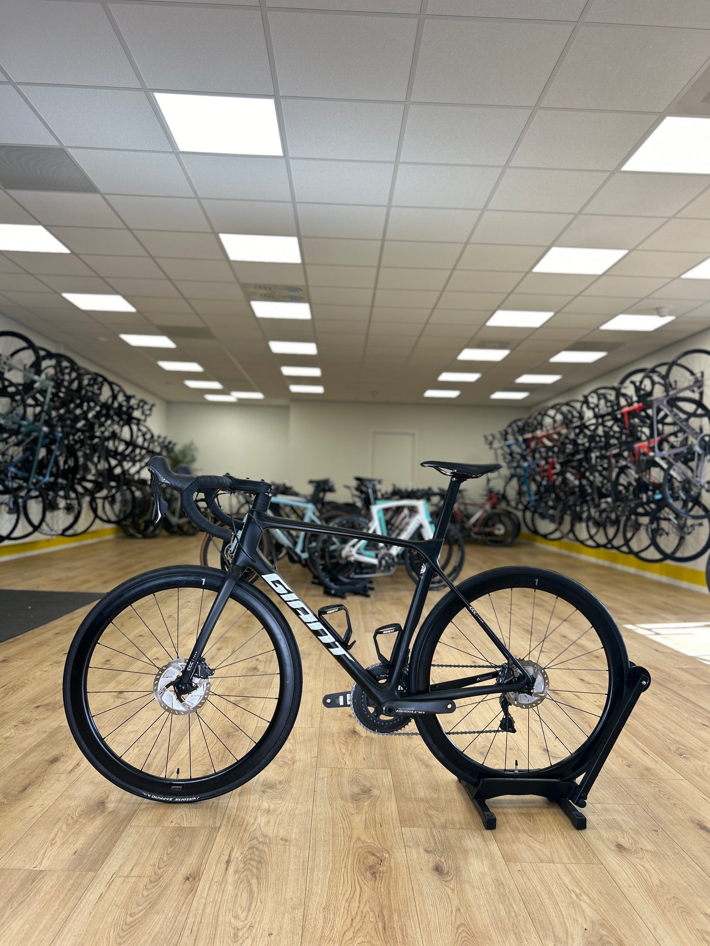 Giant TCR CCC Team PM Carbon Disc Racefiets