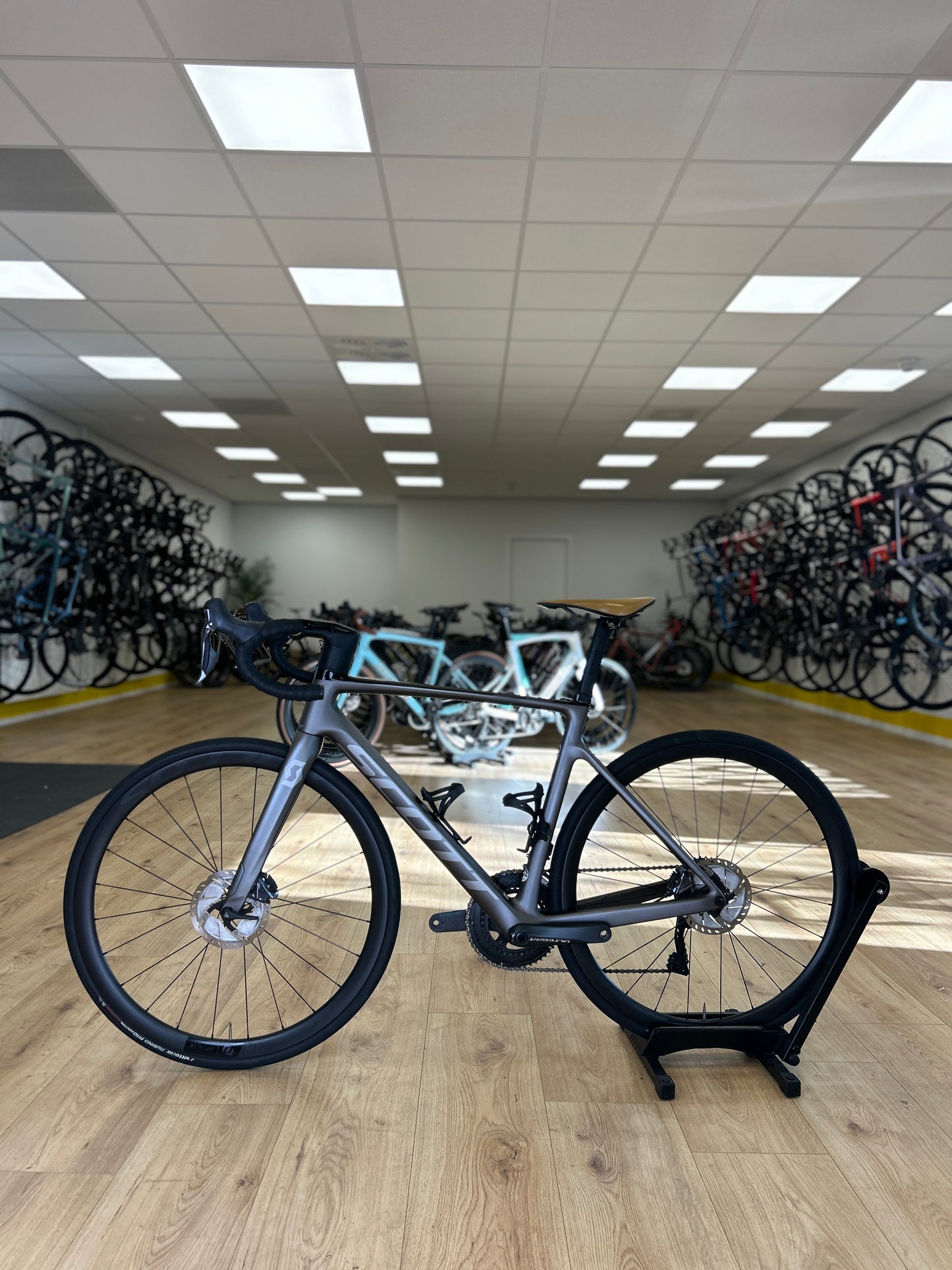 Scott Addict RC15 Di2 Carbon Disc Racefiets