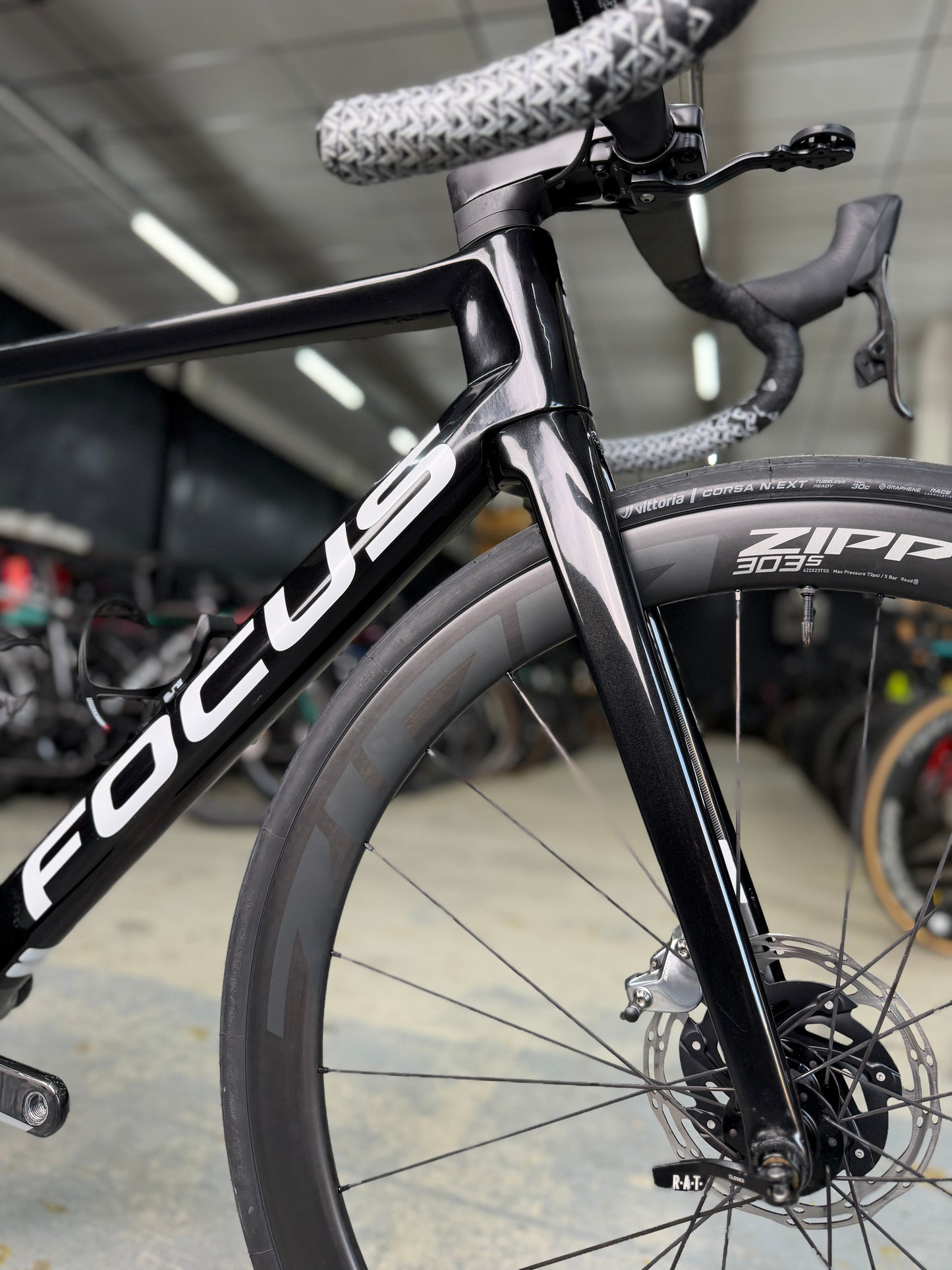 Focus Izalco Max SRAM RED eTap Carbon Racefiets