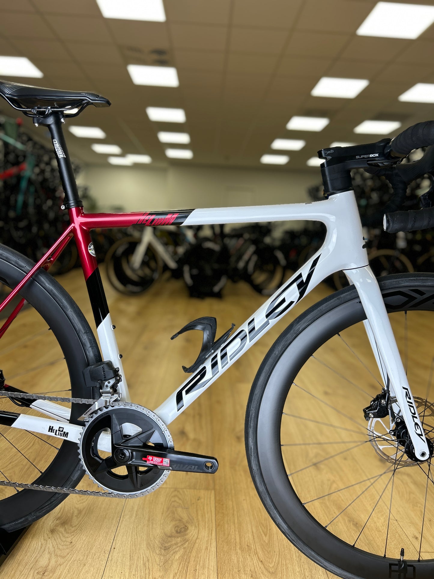 Ridley Helium Disc AXS Carbon Racefiets