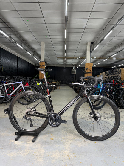 BMC Roadmachine 02 ONE Di2 Carbon Racefiets