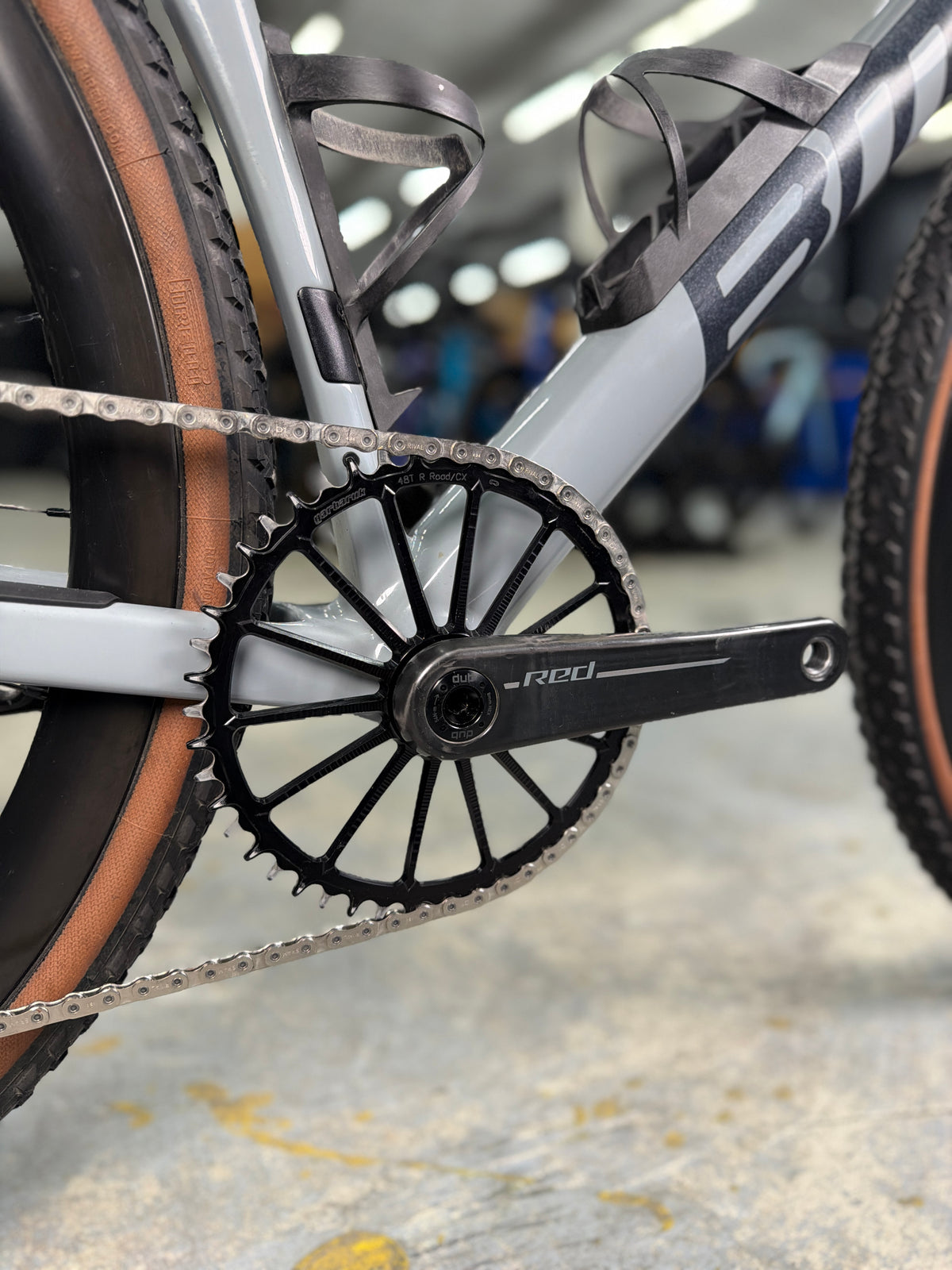 BMC Kaius 01 ONE SRAM RED eTap Gravel Fiets