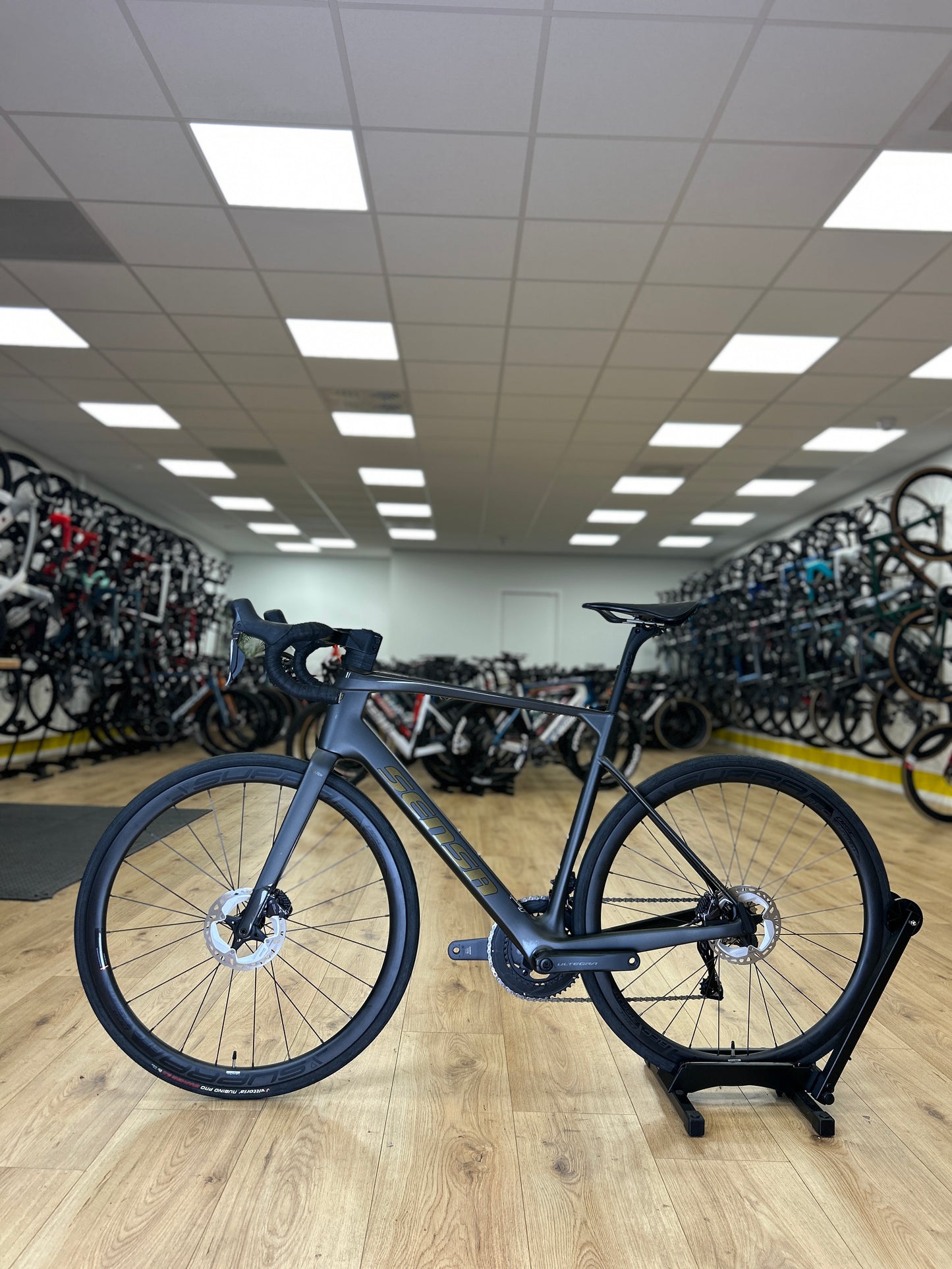 0km Showroom Model Sensa Giulia GF Di2 Carbon Racefiets