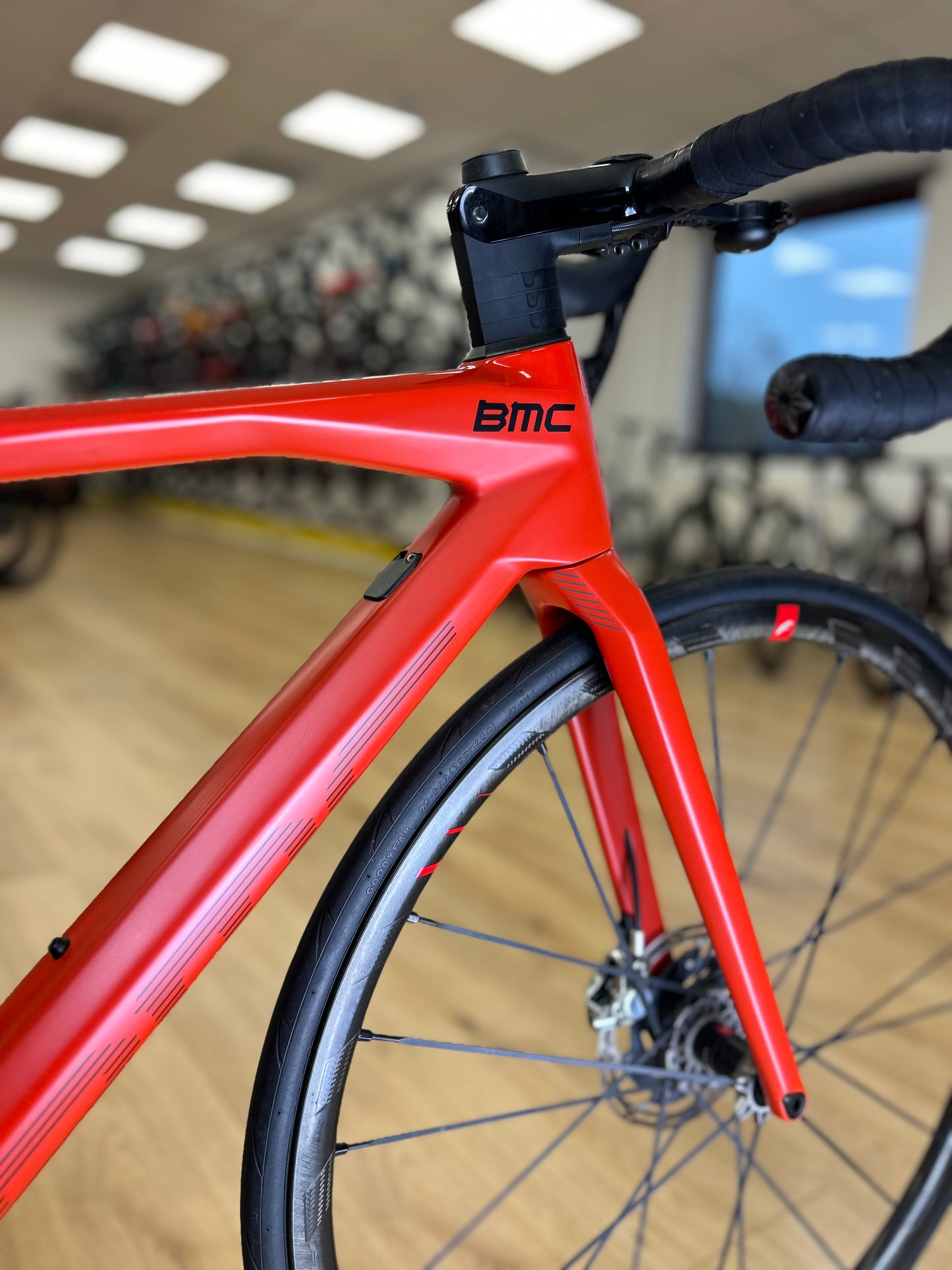 BMC Road Machine 01 Red AXS Carbon Disc Racefiets