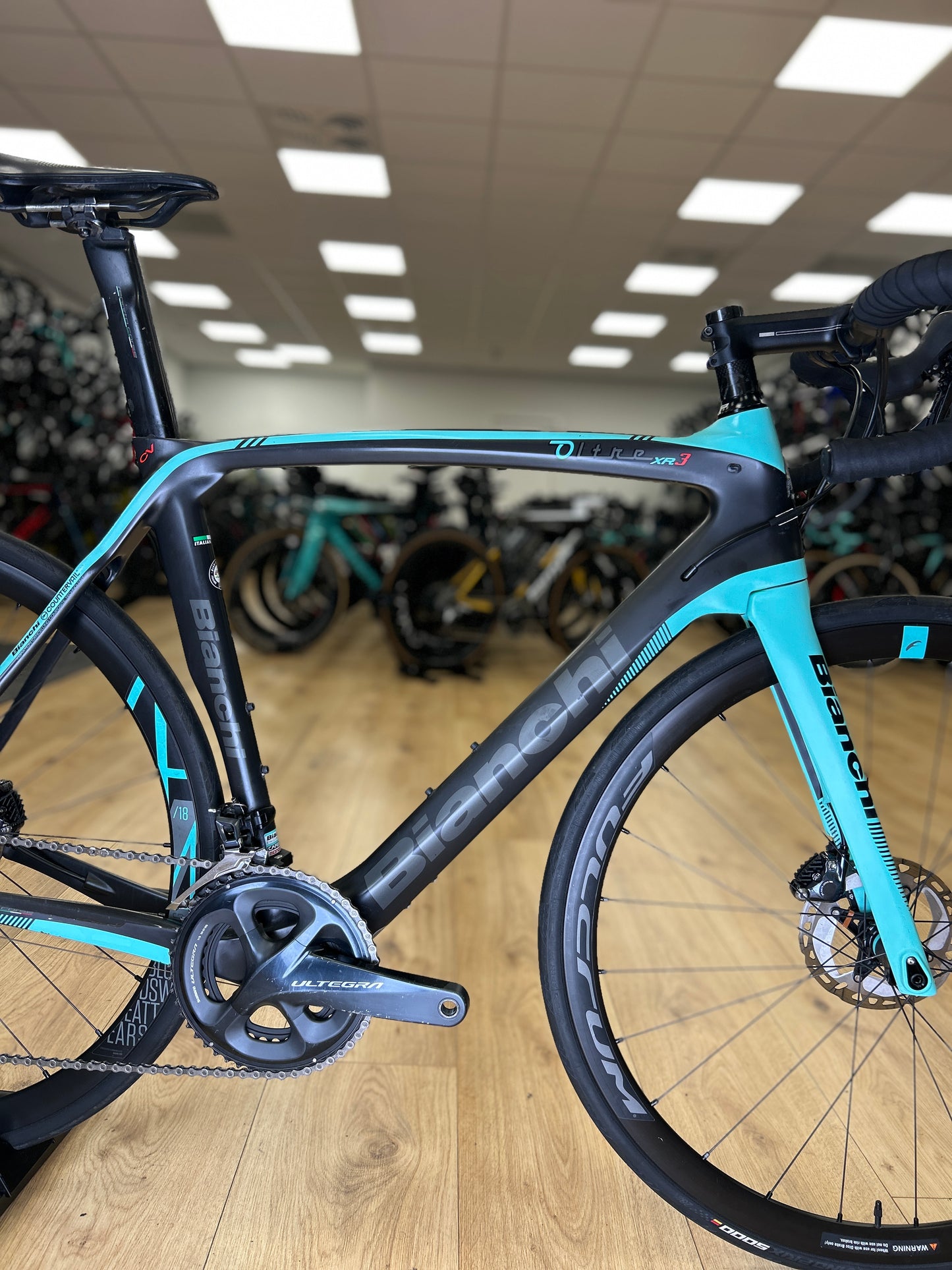 Bianchi Oltre XR3 Disc Carbon Road Bike