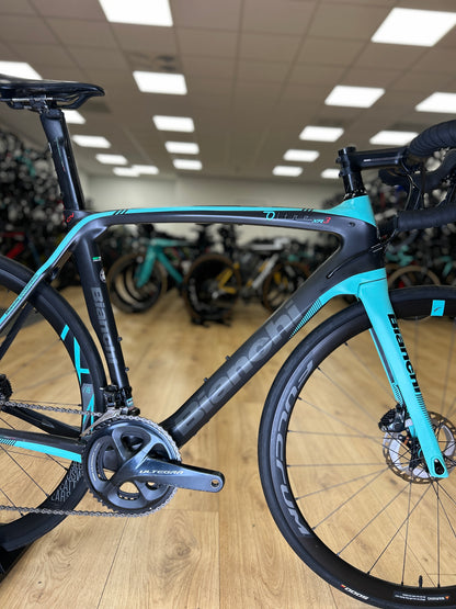 Bianchi Oltre XR3 Disc Carbon Road Bike
