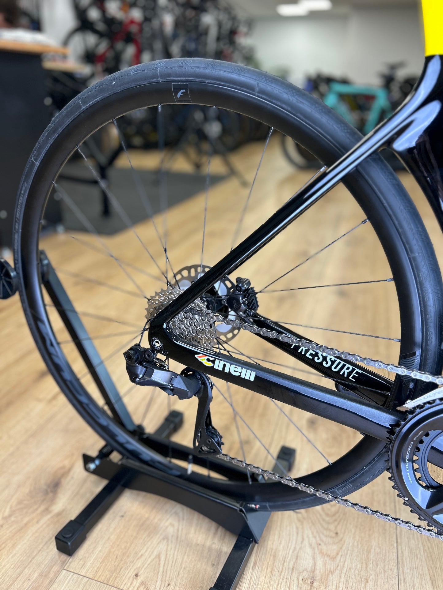 0km Showroom Model Cinelli Pressure Di2 Carbon Racefiets