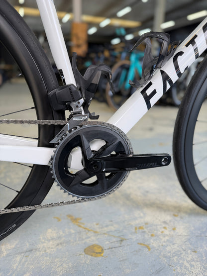 Factor O2 AXS Carbon Racefiets