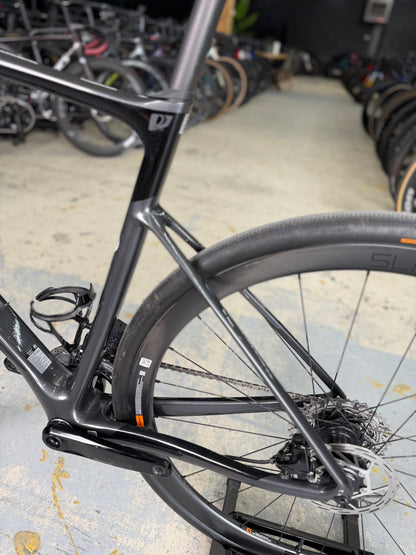 Giant Defy Advanced Pro AXS Carbon Racefiets