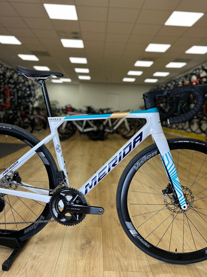 SHOWROOM MODEL 0km Merida Scultura 5000 Di2 Carbon Racefiets
