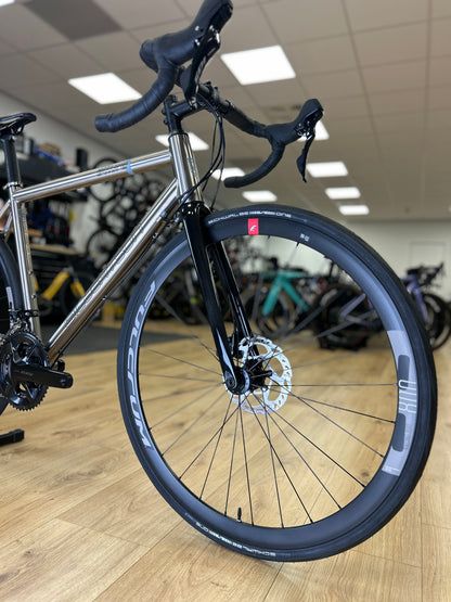 Showroom Model Gilbertson Allure Disc Racefiets