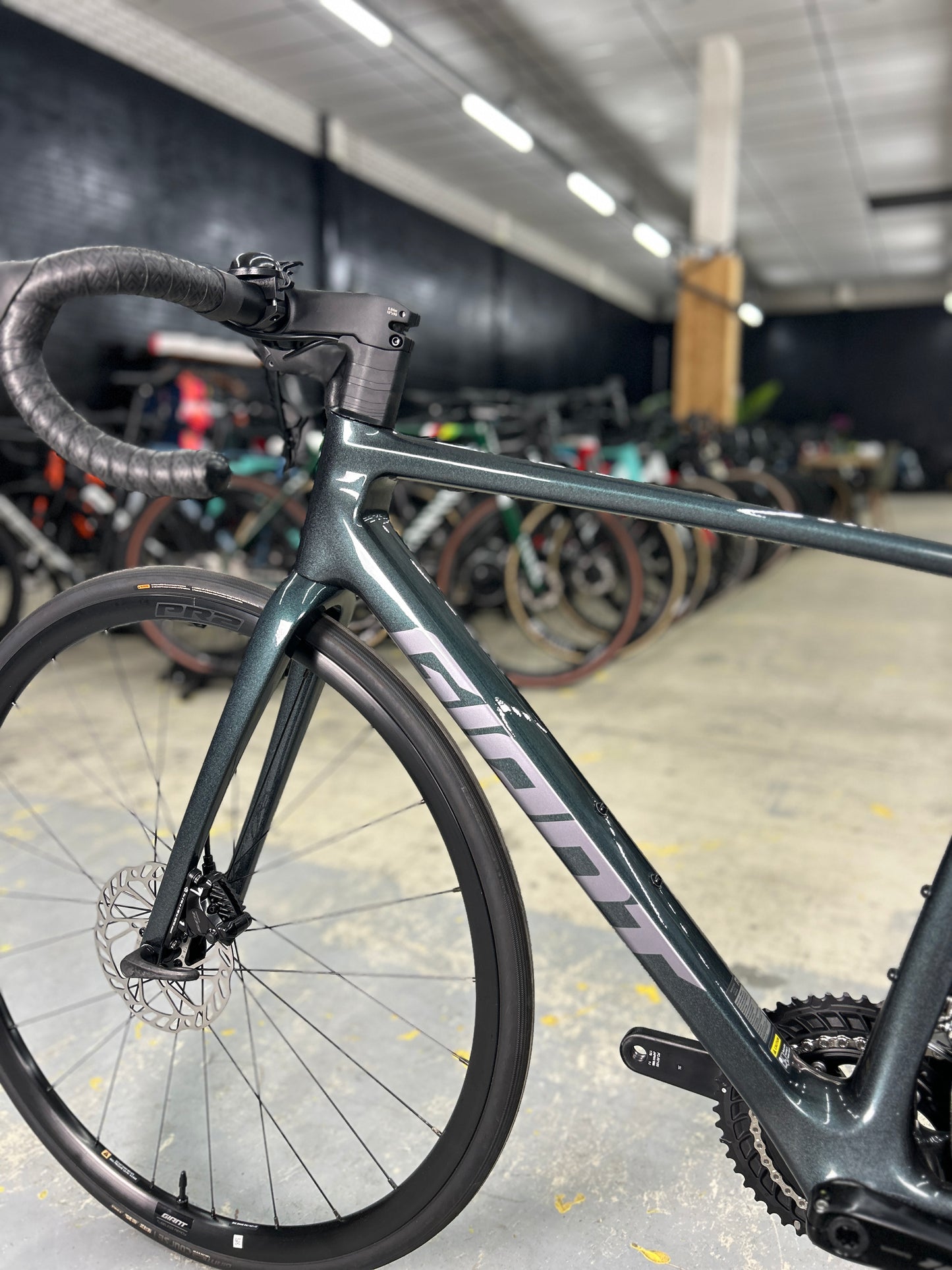 NEW Giant TCR Advanced Di2 Carbon Road Bike