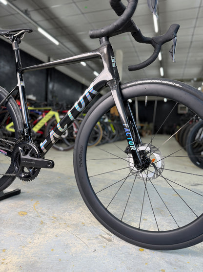 NIEUW Factor O2 VAM Di2 Carbon Racefiets