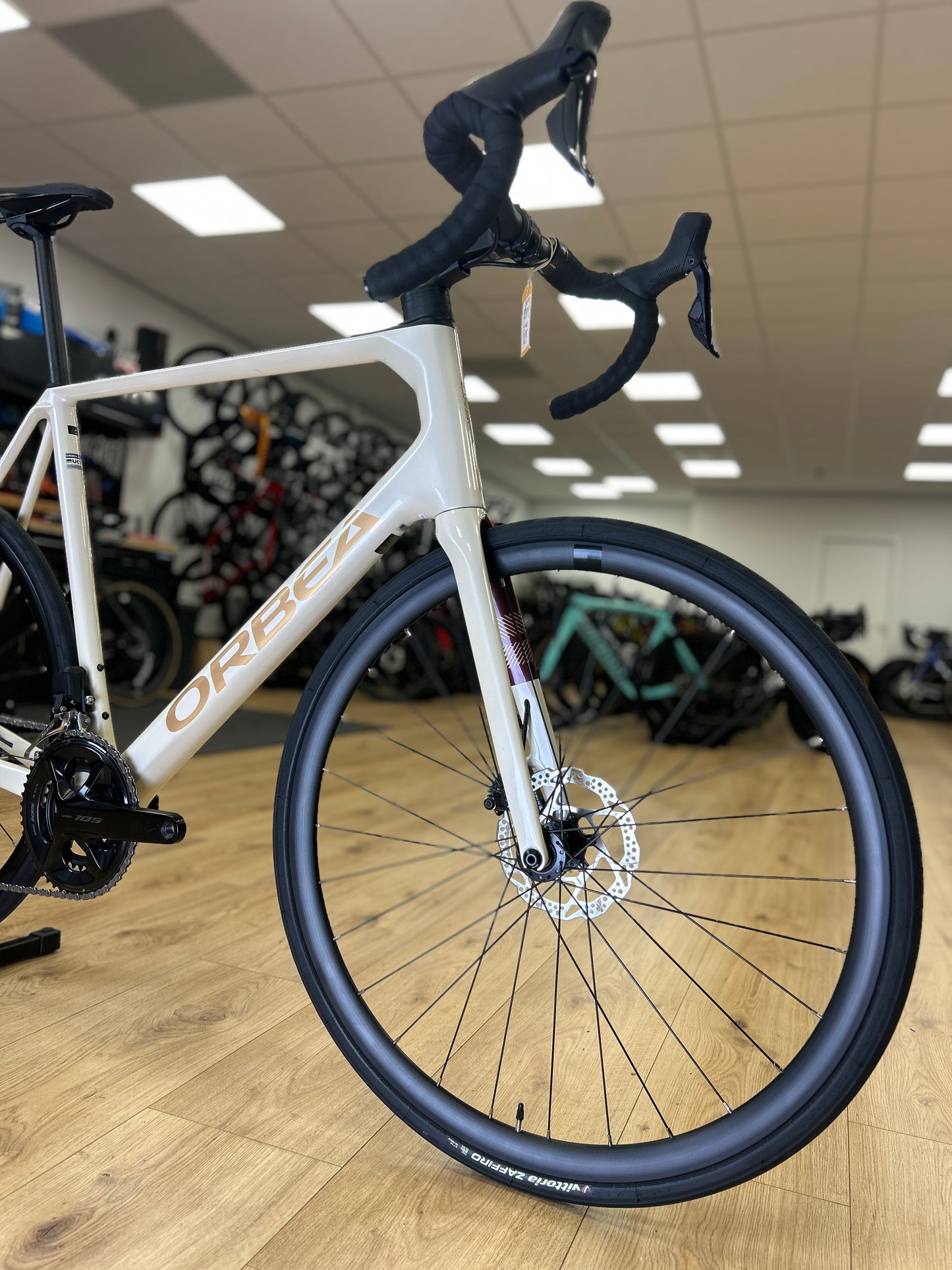 0km Showroom Model Orbea Orca M30iTEAM Di2 Carbon Racefiets