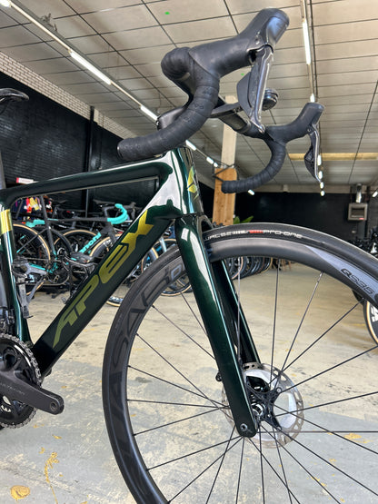 Apex Soniq Di2 Carbon Road Bike