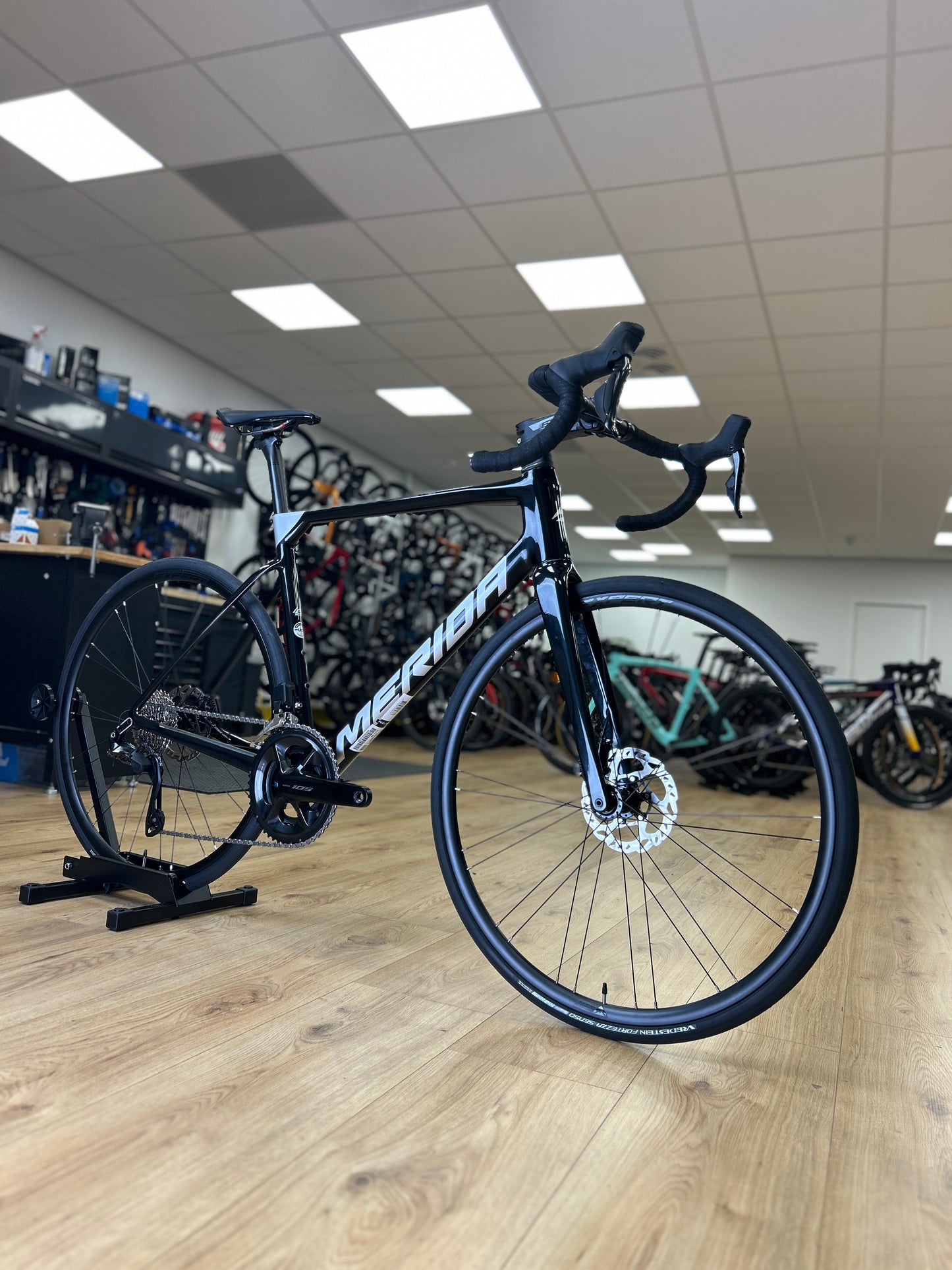Showroom Model 0km Merida Scultura 8000 Di2 Carbon Racefiets