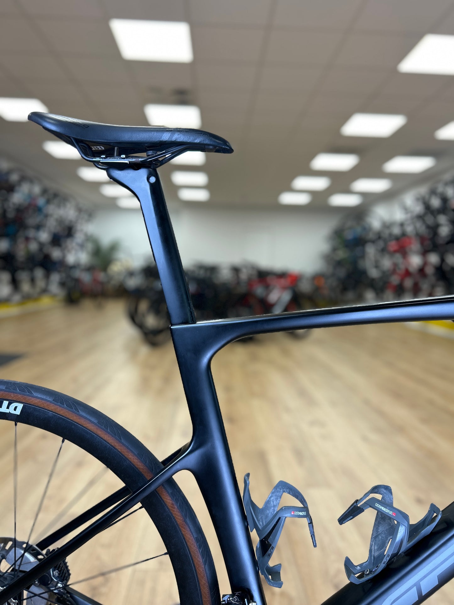 Apex Flare Carbon Racefiets
