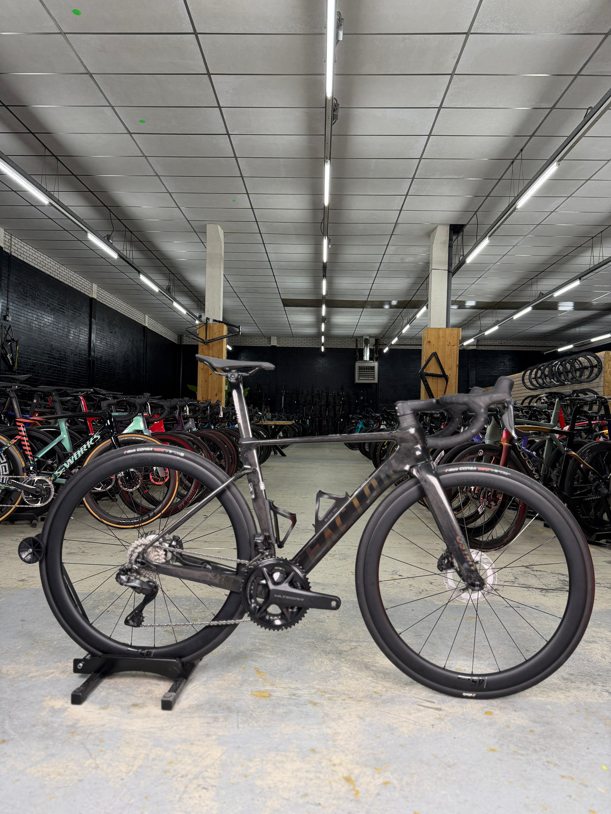 NIEUW Factor Ostro VAM Di2 Carbon Racefiets