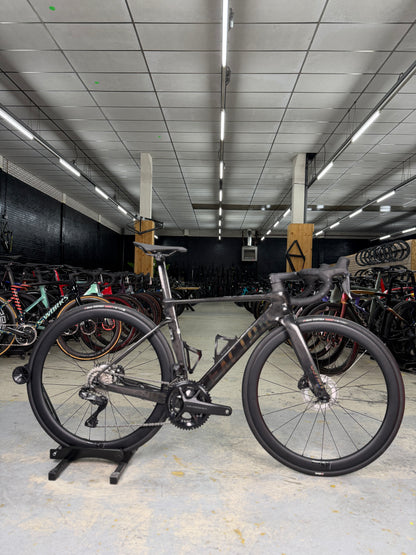 NIEUW Factor Ostro VAM Di2 Carbon Racefiets