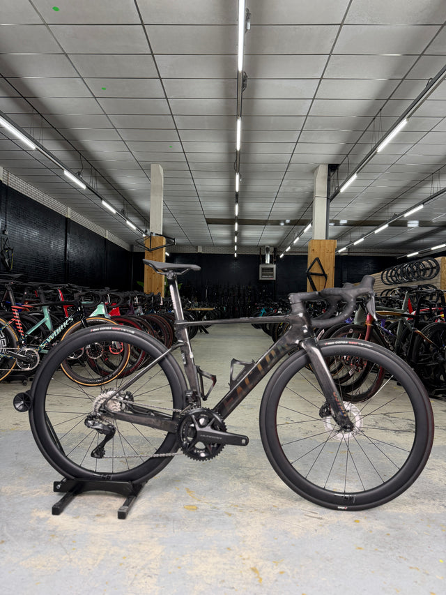 NIEUW Factor Ostro VAM Di2 Carbon Racefiets