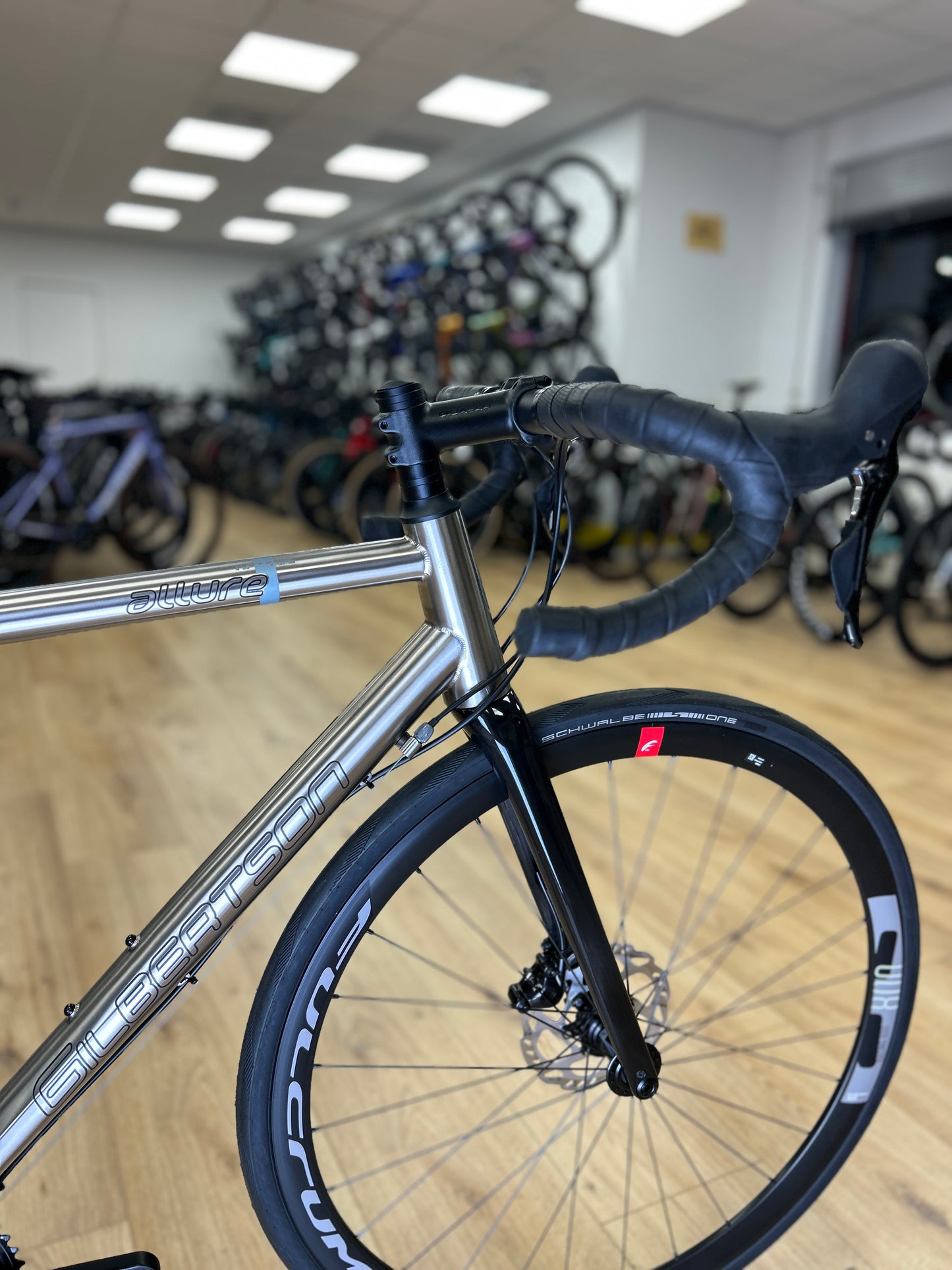 Showroom Model Gilbertson Allure Disc Racefiets