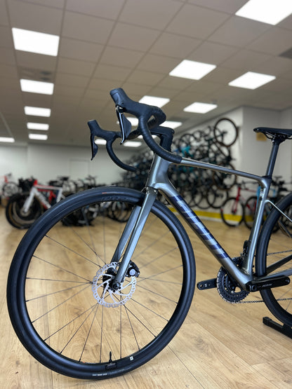 SHOWROOM MODEL 0km Giant Defy Advanced 1 Di2 Carbon Racefiets