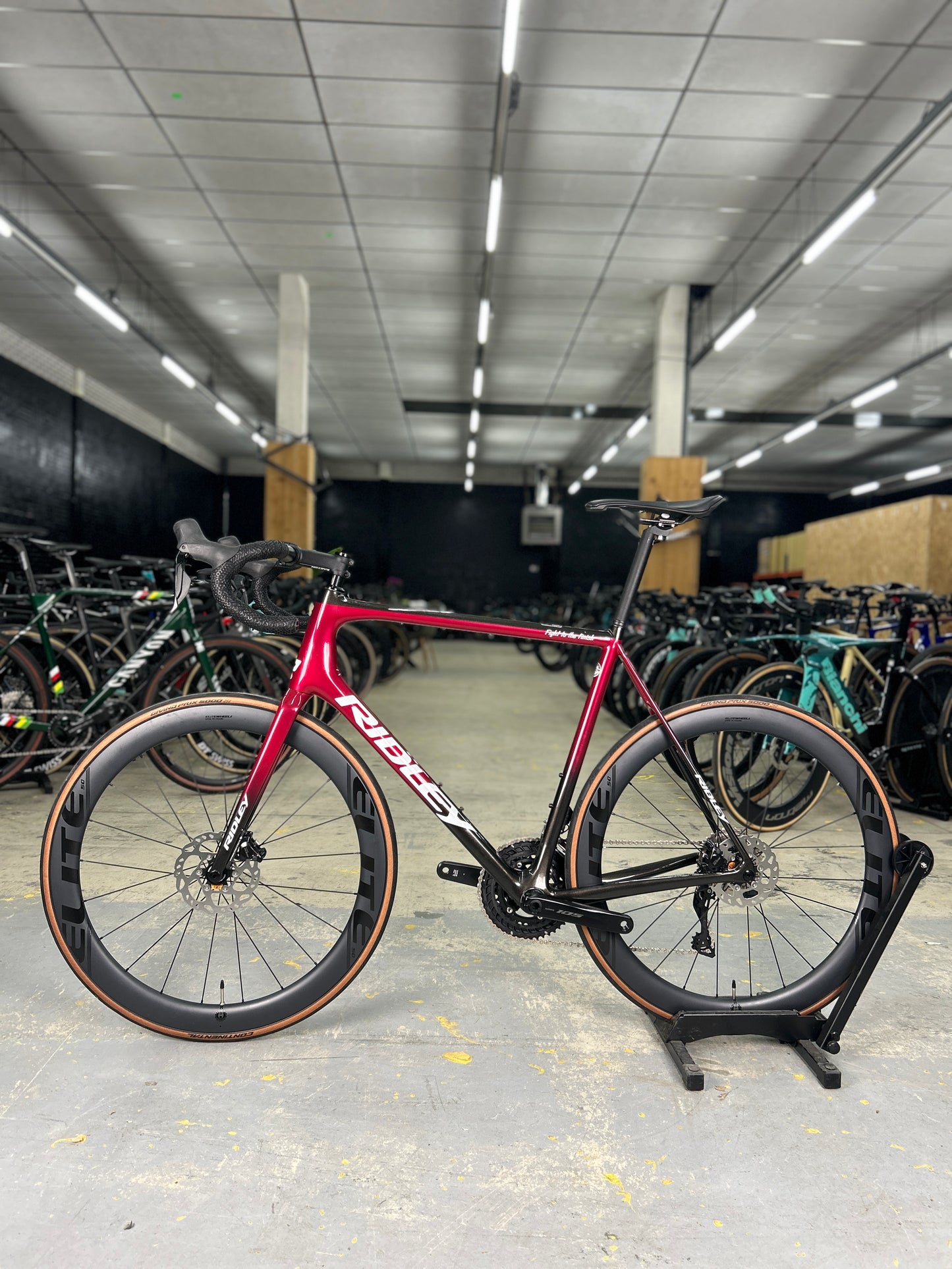Showroom model Ridley Helium SLX Di2 Carbon Race Bike