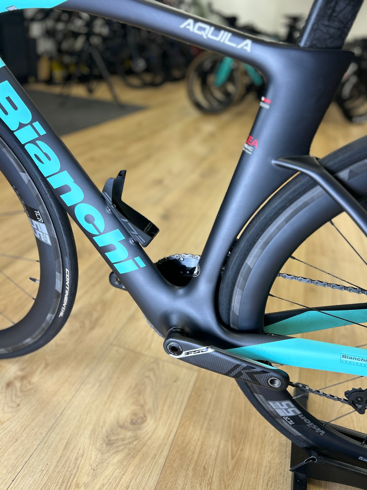 Bianchi Aquila CV Di2 Carbon Racefiets