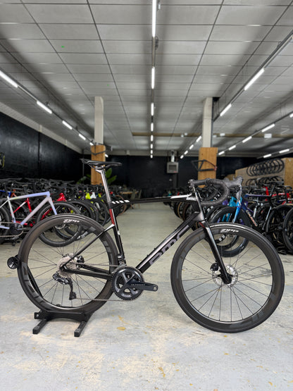 BMC Roadmachine 02 ONE Di2 Carbon Racefiets