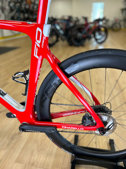 500km Pinarello Dogma F10 Disc Carbon Racefiets